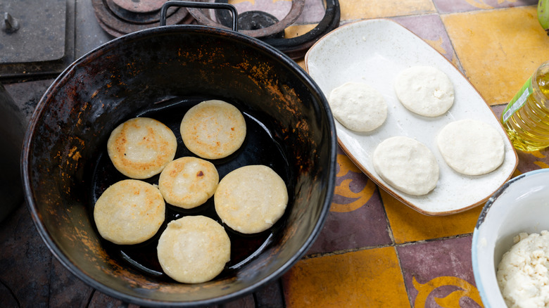 arepas crues et cuites