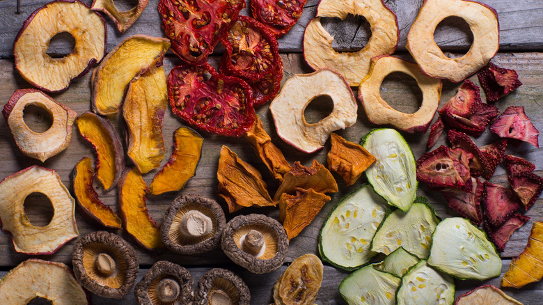 Légumes et fruits secs déshydratés 