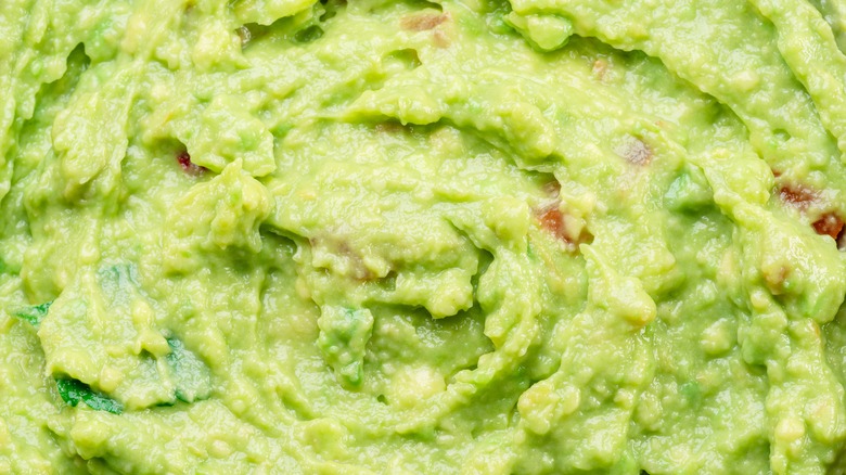 gros plan sur le guacamole 