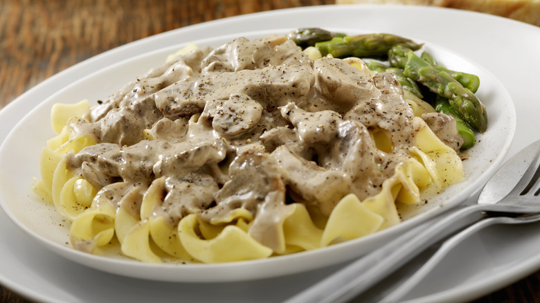 stroganoff avec nouilles aux œufs