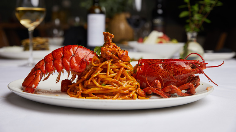 pâtes au homard à l'estiatorio avra