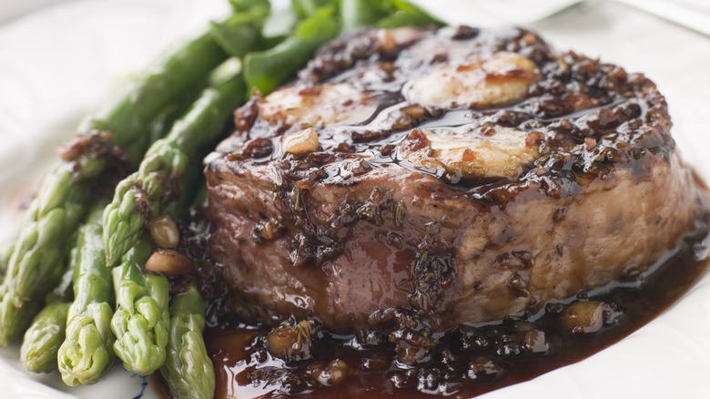 steak à la bordelaise et asperges