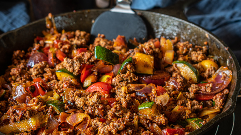 Poêlée de boeuf haché et légumes