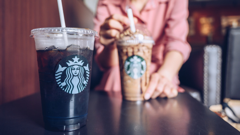 Deux cafés glacés Starbucks