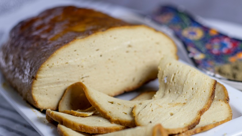 Pain de seitan avec tranche