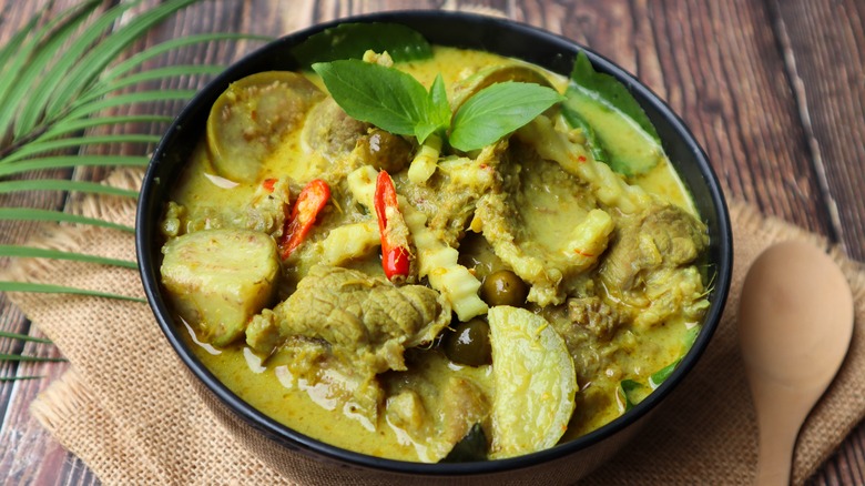 Curry vert aux aubergines