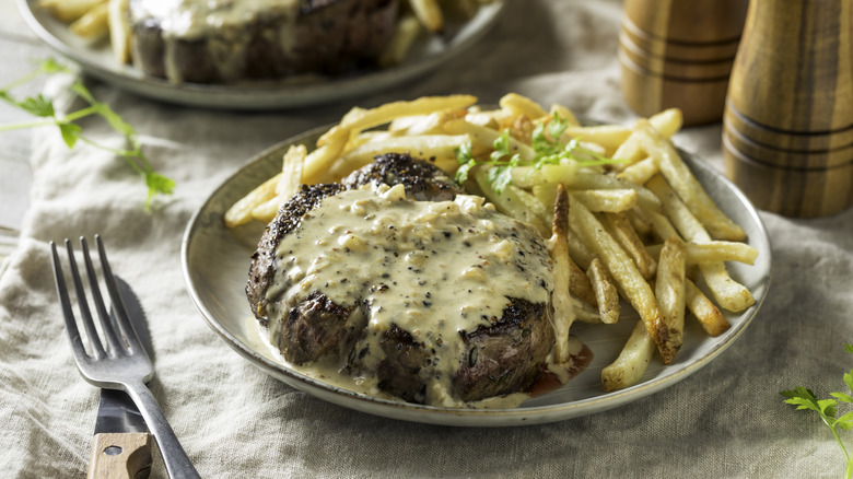 steak au poivre avec frites