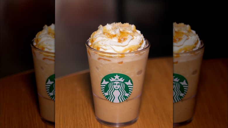 Frappuccino Starbucks avec garniture croquante