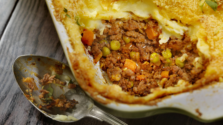 hachis parmentier dans un plat à gratin 