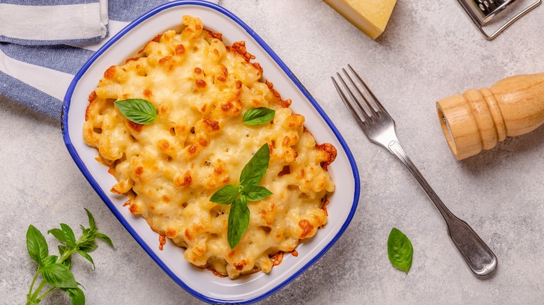 Macaroni au fromage en plat