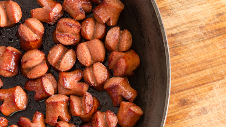 bouchées de saucisses fumées