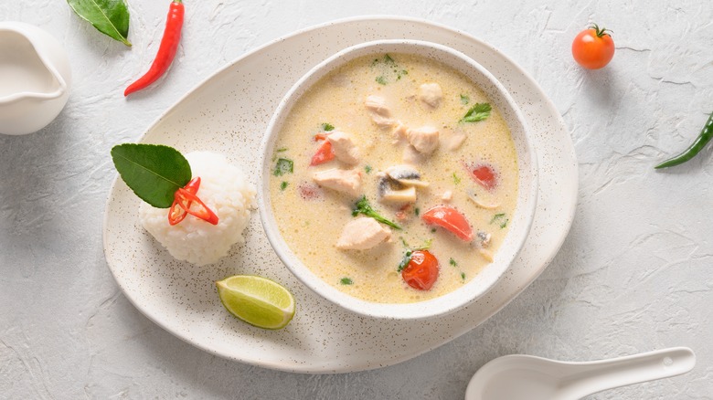 soupe tom kha gai