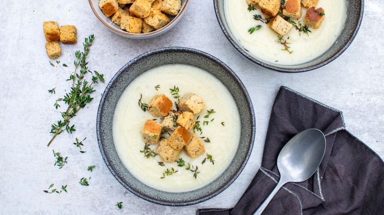 soupe de chou-fleur aux croûtons