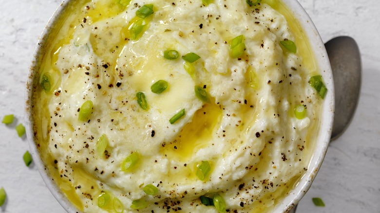 Purée de chou-fleur avec garniture