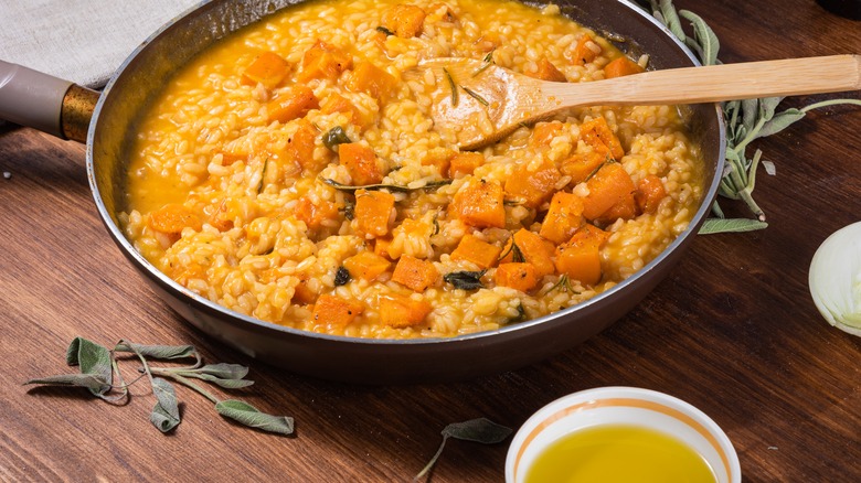 risotto à la citrouille et pot de bouillon