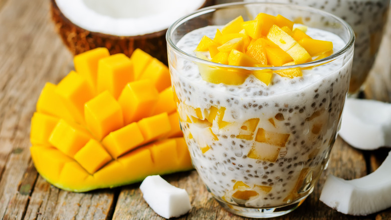 Pudding aux graines de chia et à la mangue