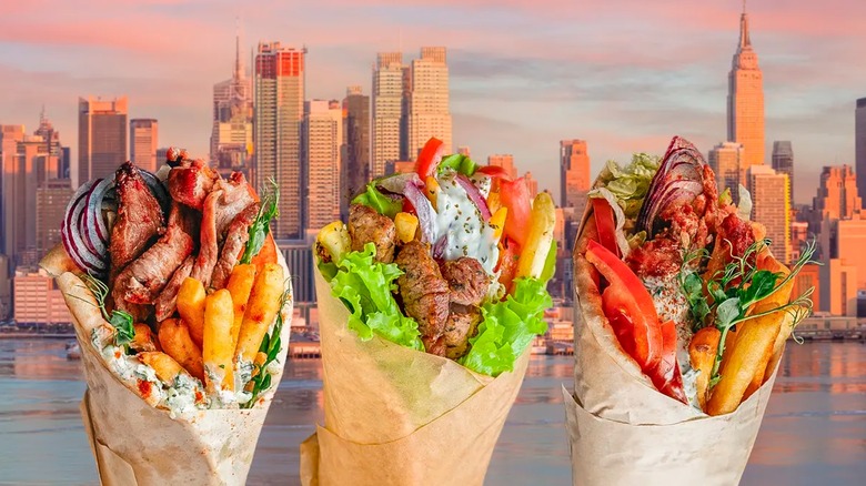 trois gyros en arrière-plan à New York