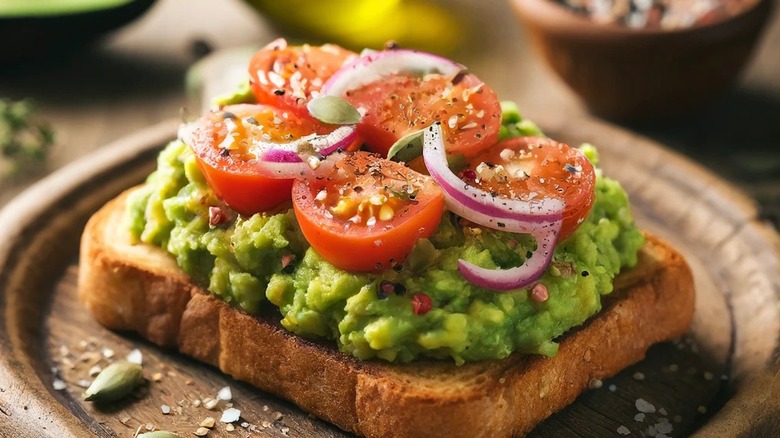 Toast à l'avocat et aux tomates