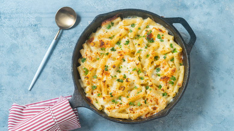 Macaroni au fromage à la poêle