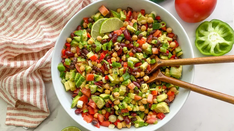 salade de trois haricots au piment jalapeño et au citron vert