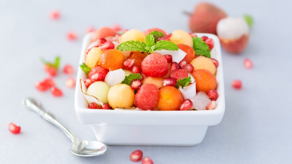 Incorporez des litchis en conserve à votre salade de fruits pour une touche rafraîchissante