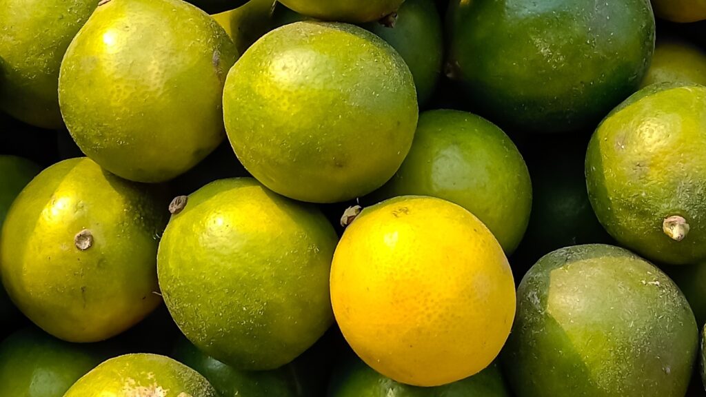 Non, les citrons verts trop mûrs ne sont pas vraiment des citrons