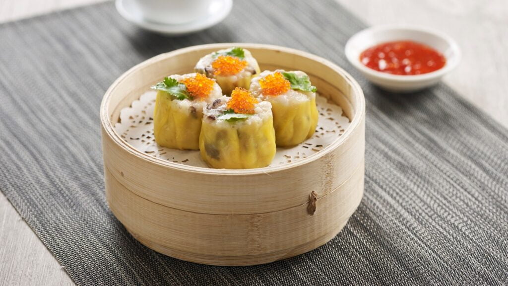 Lavez les crevettes avec du sucre et du bicarbonate de soude pour un Siu Mai plus croquant