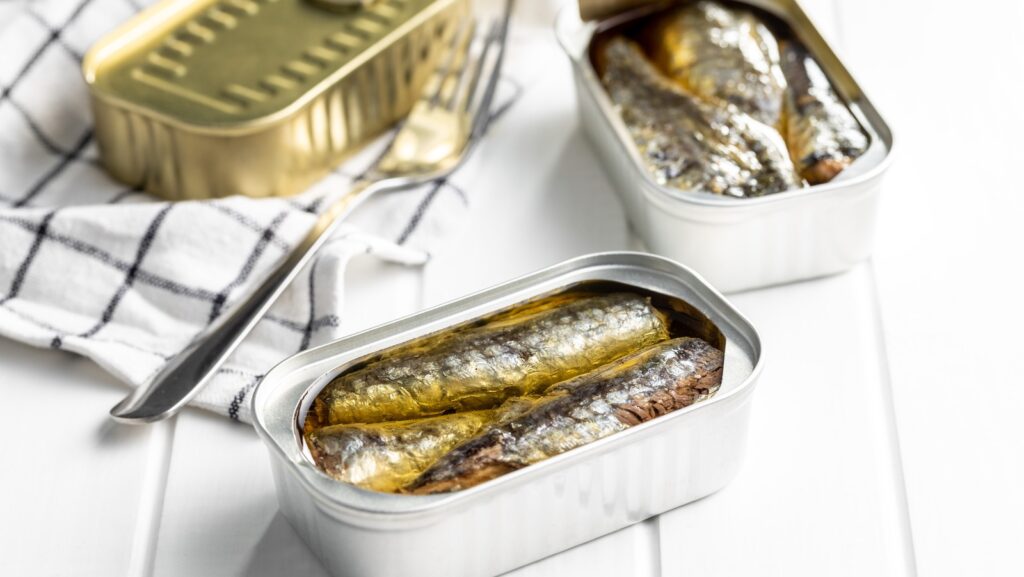 Donnez aux sardines en conserve une touche d'umami supplémentaire avec un simple ajout