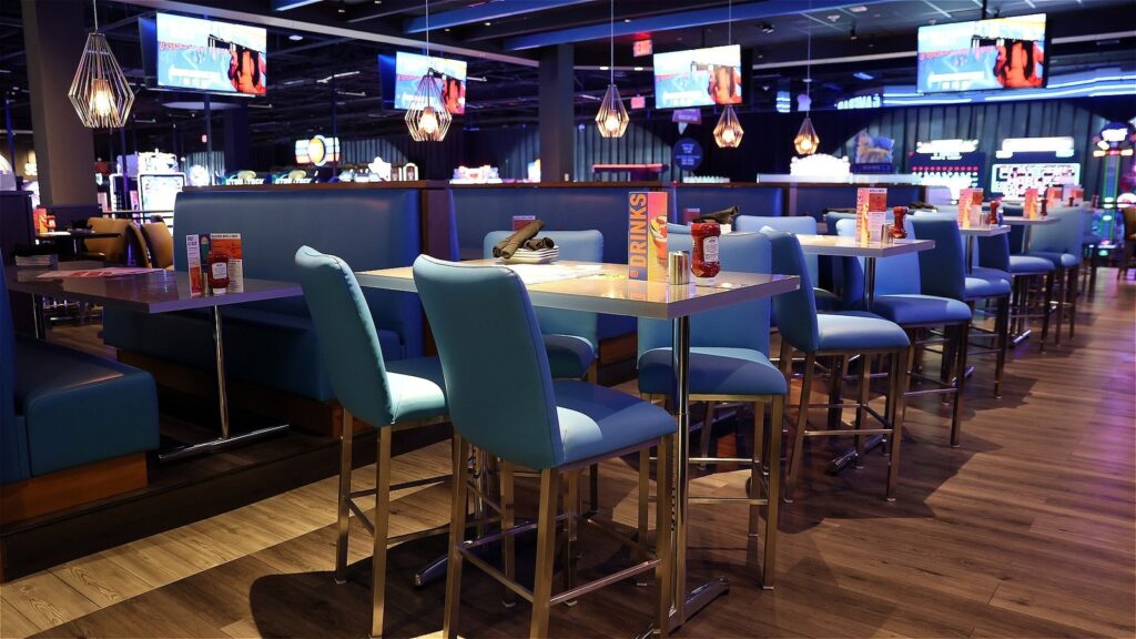 Dave & Buster's ajoute plus de 20 nouveaux plats et boissons à son menu