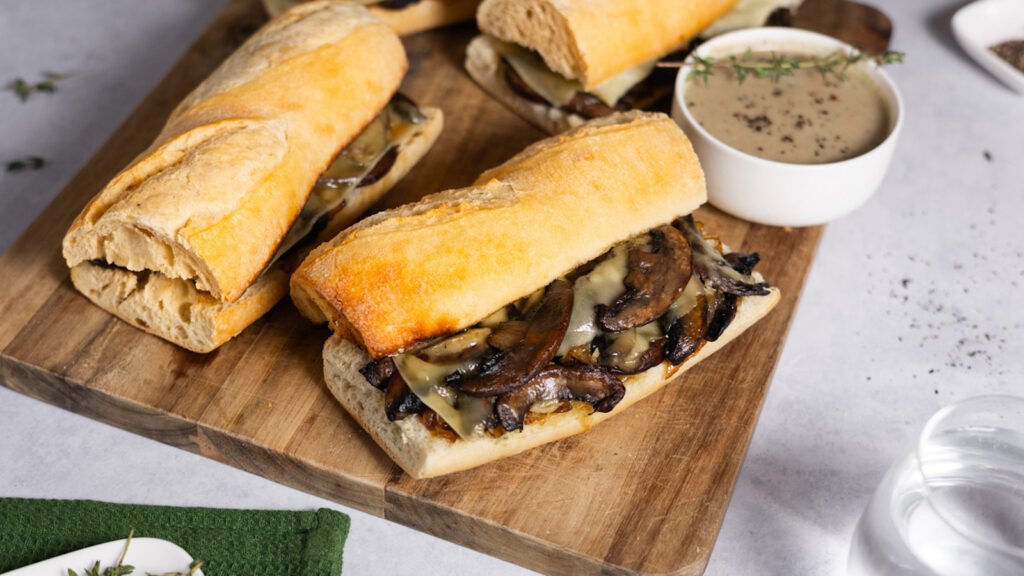 Transformez le sandwich classique à la trempette française avec des champignons portobello