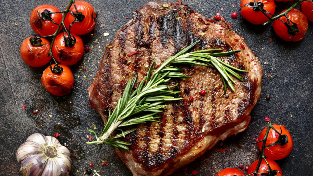 Une sauce tomate égayera votre dîner de steak