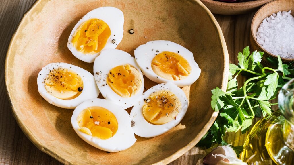 La meilleure façon de donner un peu de saveur aux œufs durs