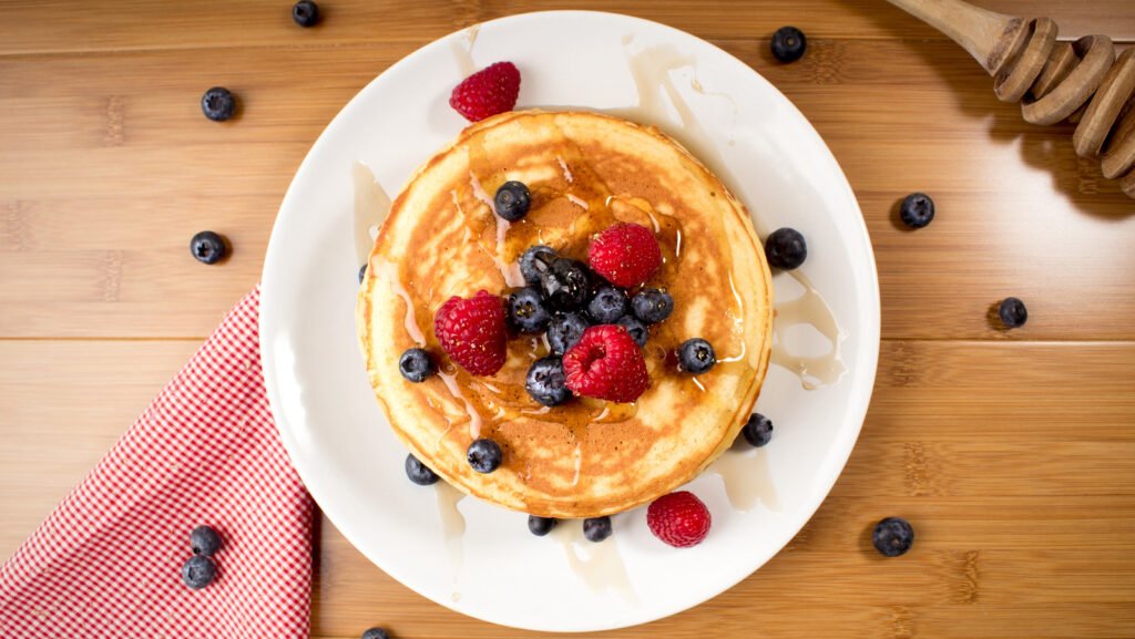 Créez un petit-déjeuner riche en protéines avec des crêpes au fromage blanc à 3 ingrédients