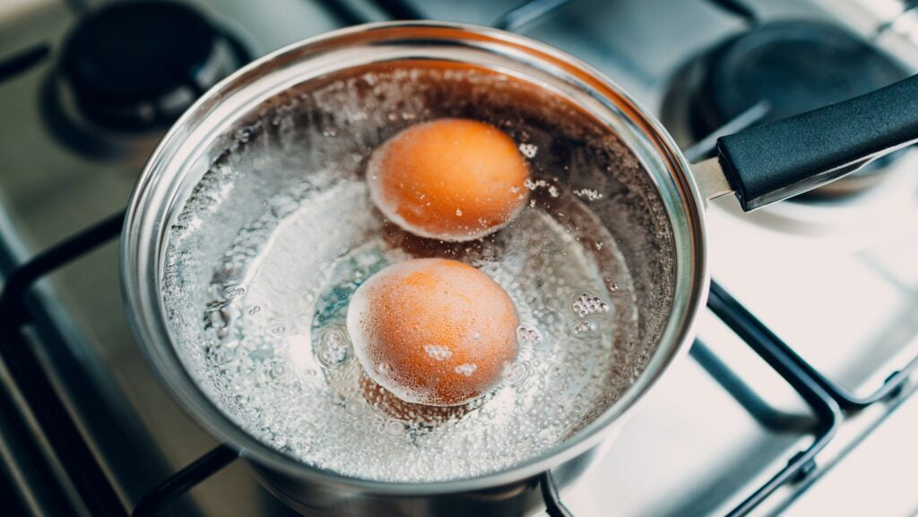 Comment choisir la meilleure poêle pour faire bouillir des œufs