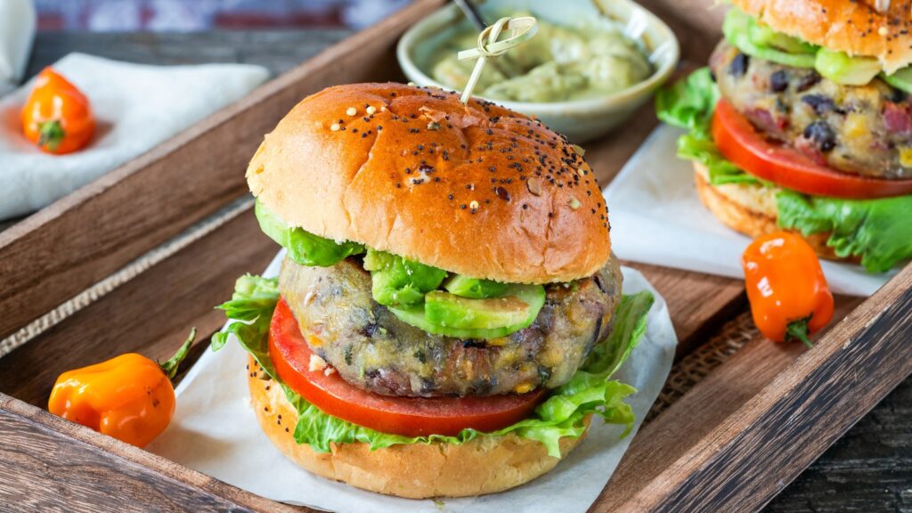 Des améliorations faciles à la mayonnaise pour donner du peps aux hamburgers aux haricots noirs