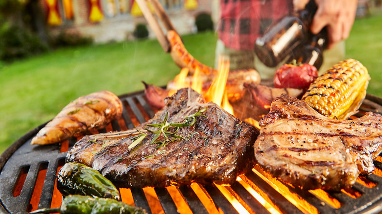 griller de la viande marinée