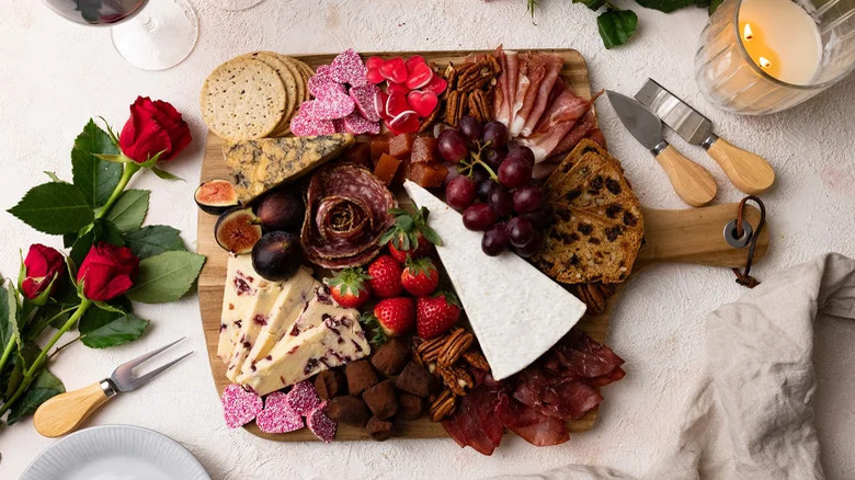 plateau de charcuterie de la Saint-Valentin