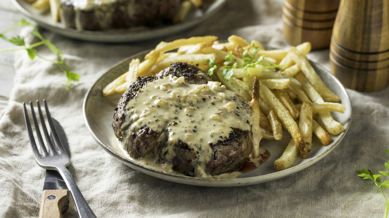 steak au poivre avec frites