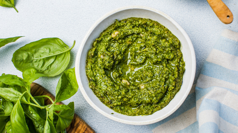 Bol de pesto végétalien