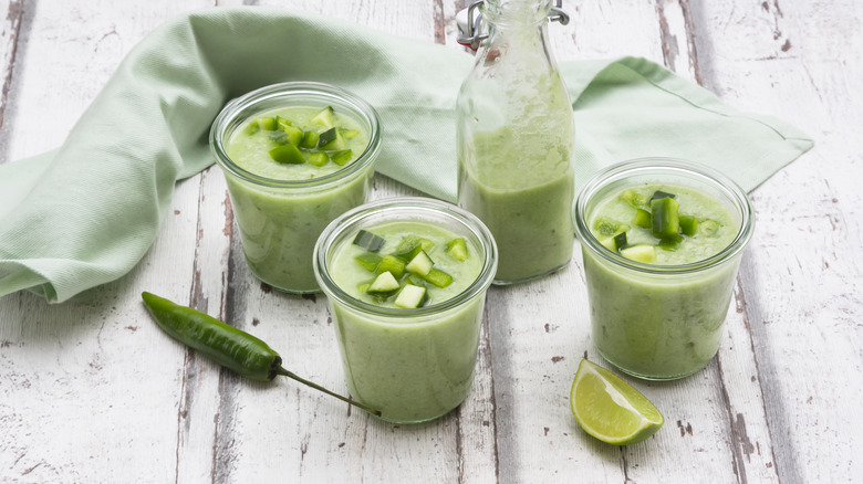 Gaspacho de concombre en bocal