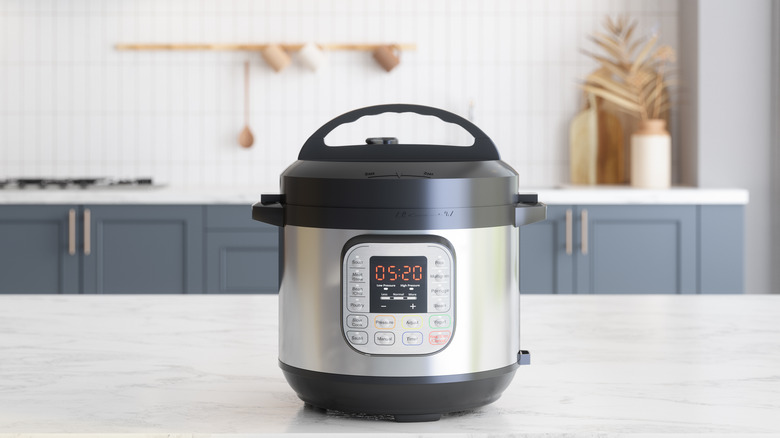 Instant Pot sur un comptoir