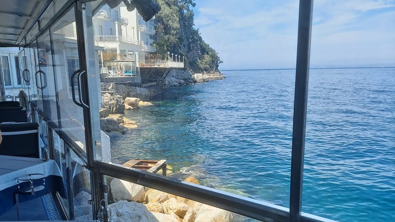 Ristorante Bagni Delfino vue sur l'océan