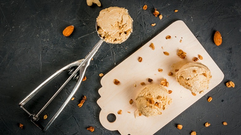 boules de glace au beurre de cacahuète