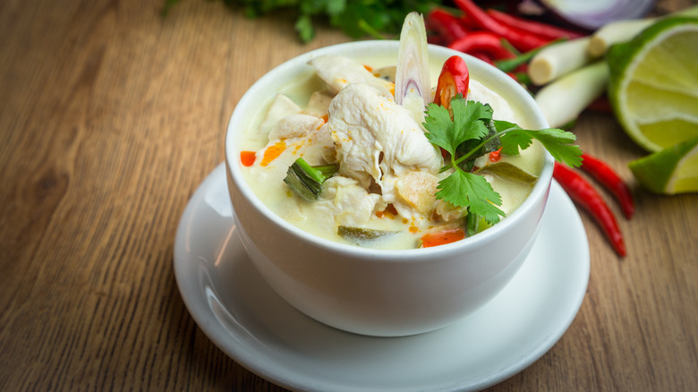 soupe tom kha gai