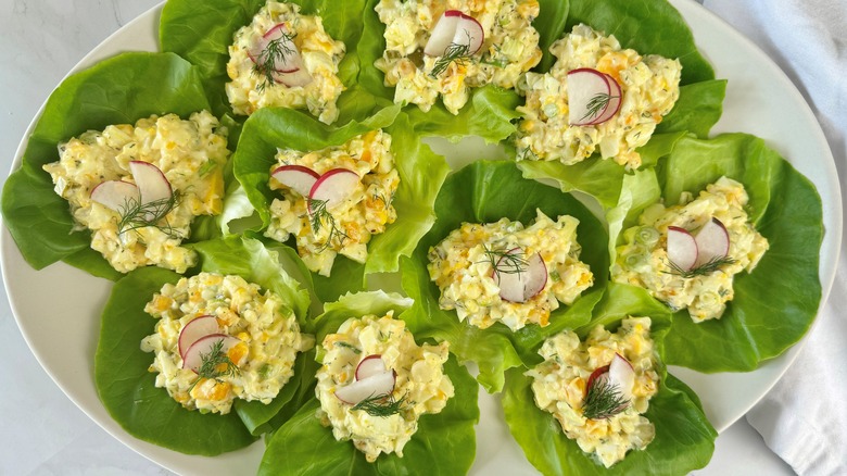 wraps de laitue à la salade d'oeufs