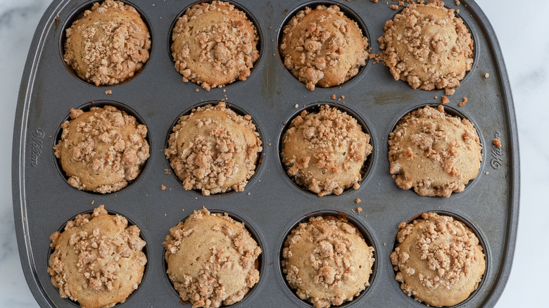 boîte de muffins crumble au snickerdoodle