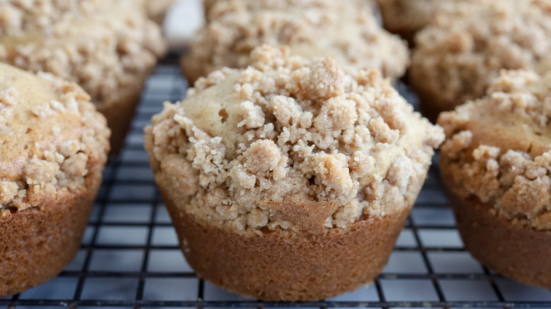 muffins snickerdoodle sur grille