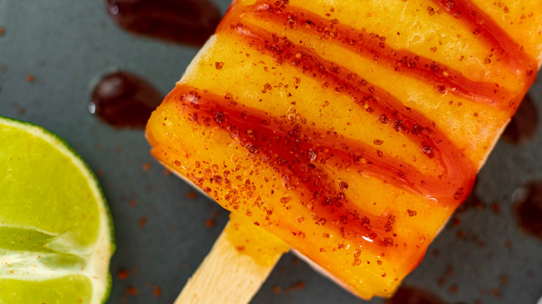 glace à la mangue avec pépites de tajin