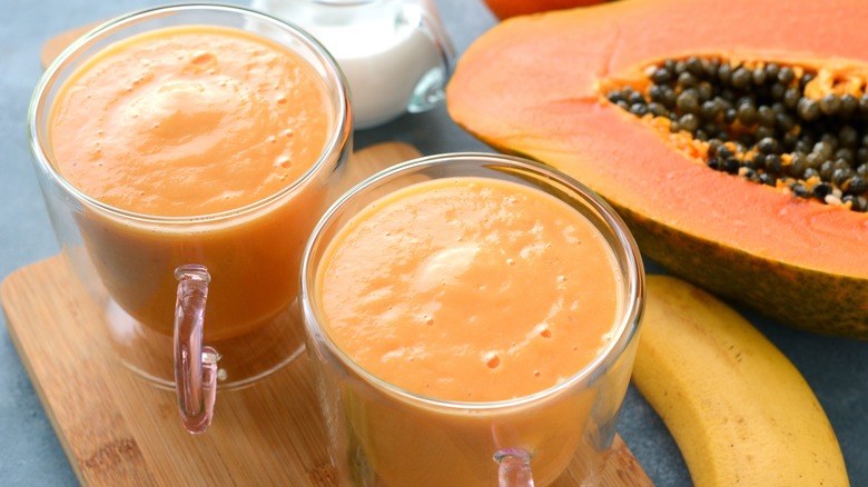 Smoothie à l'orange et aux fruits