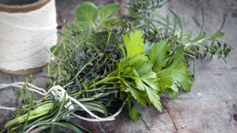 bouquet garni avec ficelle